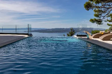 Modern 3-Bedroom Villa with Pool in Makarska