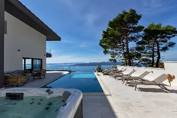 Modern 3-Bedroom Villa with Pool in Makarska