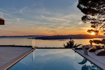 Modern 3-Bedroom Villa with Pool in Makarska