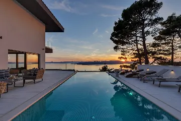 Modern 3-Bedroom Villa with Pool in Makarska