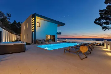 Modern 3-Bedroom Villa with Pool in Makarska
