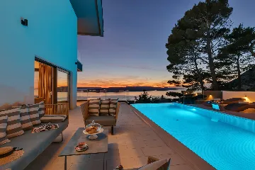 Modern 3-Bedroom Villa with Pool in Makarska