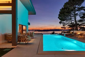 Modern 3-Bedroom Villa with Pool in Makarska