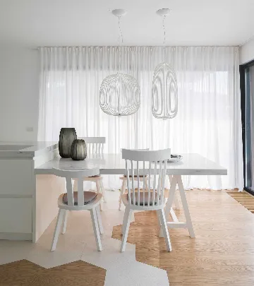 Modern 3-Bedroom Villa with Pool in Sutivan