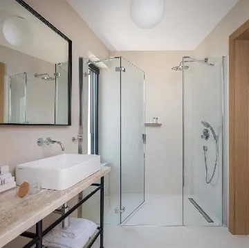 Beachfront Villa Retreat Sutivan With Private Pools