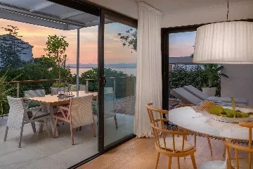 Beachfront Villa Retreat Sutivan With Private Pools