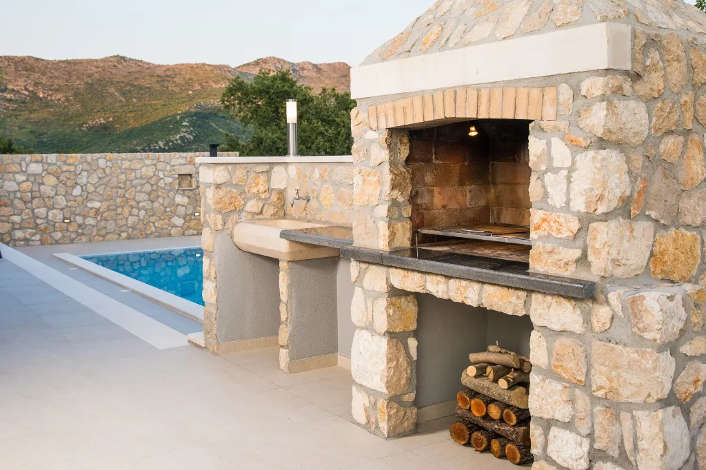 Contemporary 3-Bedroom Villa with Pool in Zaton