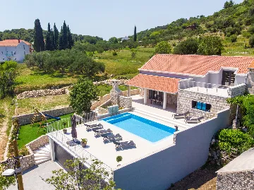 Contemporary 3-Bedroom Villa with Pool in Zaton