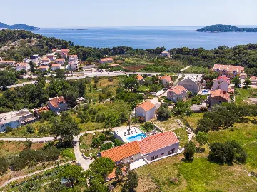 Contemporary 3-Bedroom Villa with Pool in Zaton