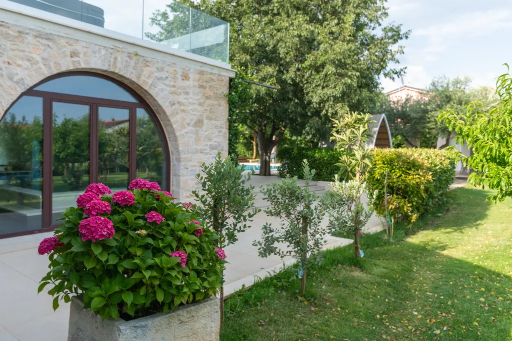Spacious Family Villa with Pool in Novigrad