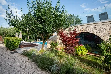 Spacious Family Villa with Pool in Novigrad