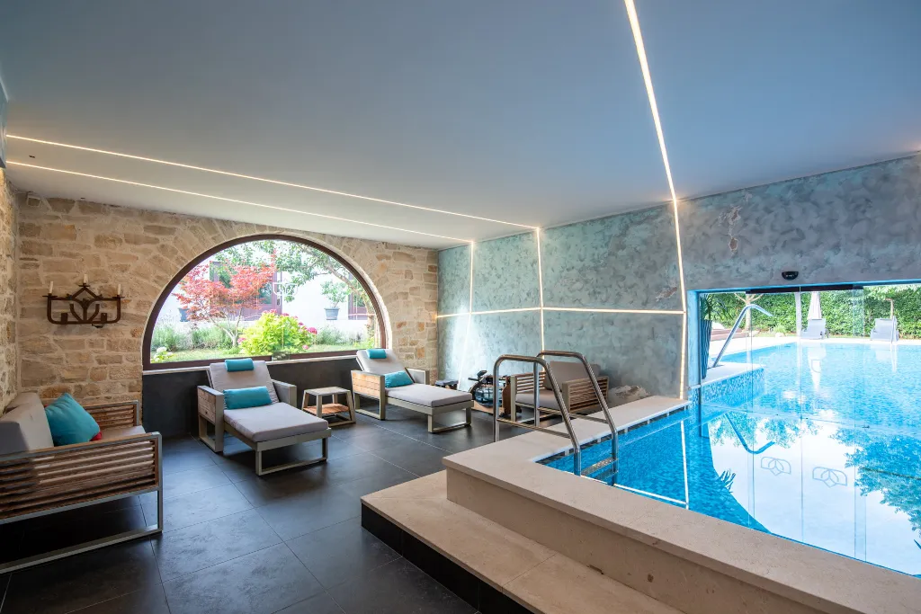 Spacious Family Villa with Pool in Novigrad