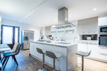 Spacious Family Villa with Pool in Novigrad