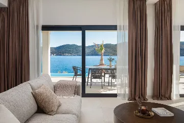 Seaside Retreat Villa with Pool, Orebić