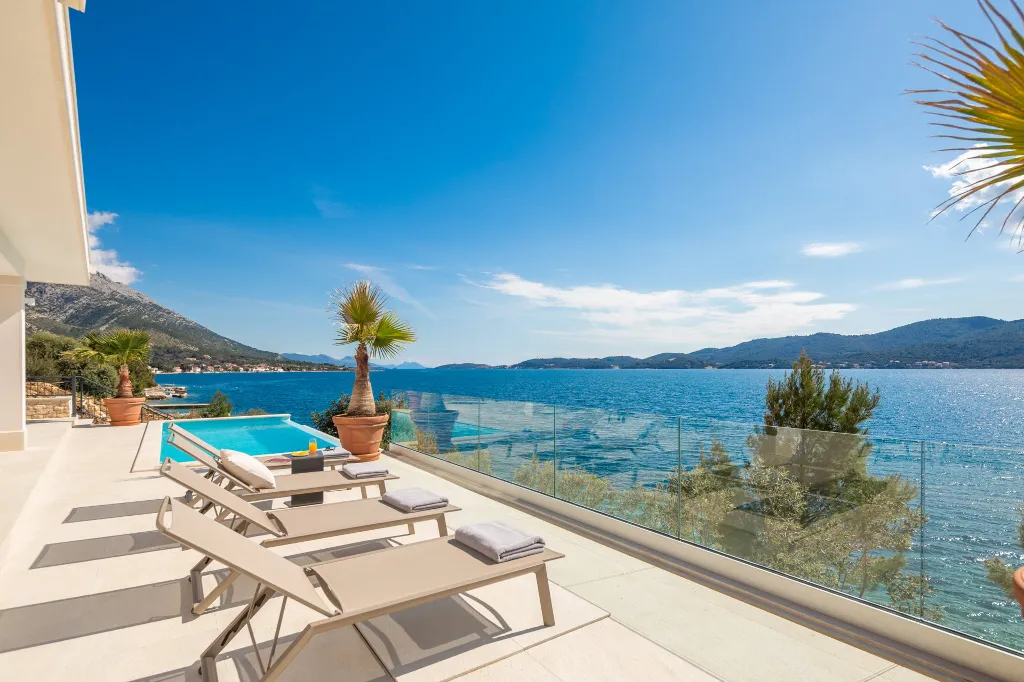 Seaside Retreat Villa with Pool, Orebić