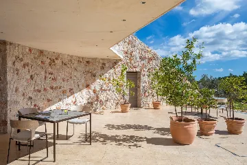 Spacious Seaside Villa with Pool, Dugi Otok