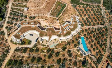 Spacious Seaside Villa with Pool, Dugi Otok