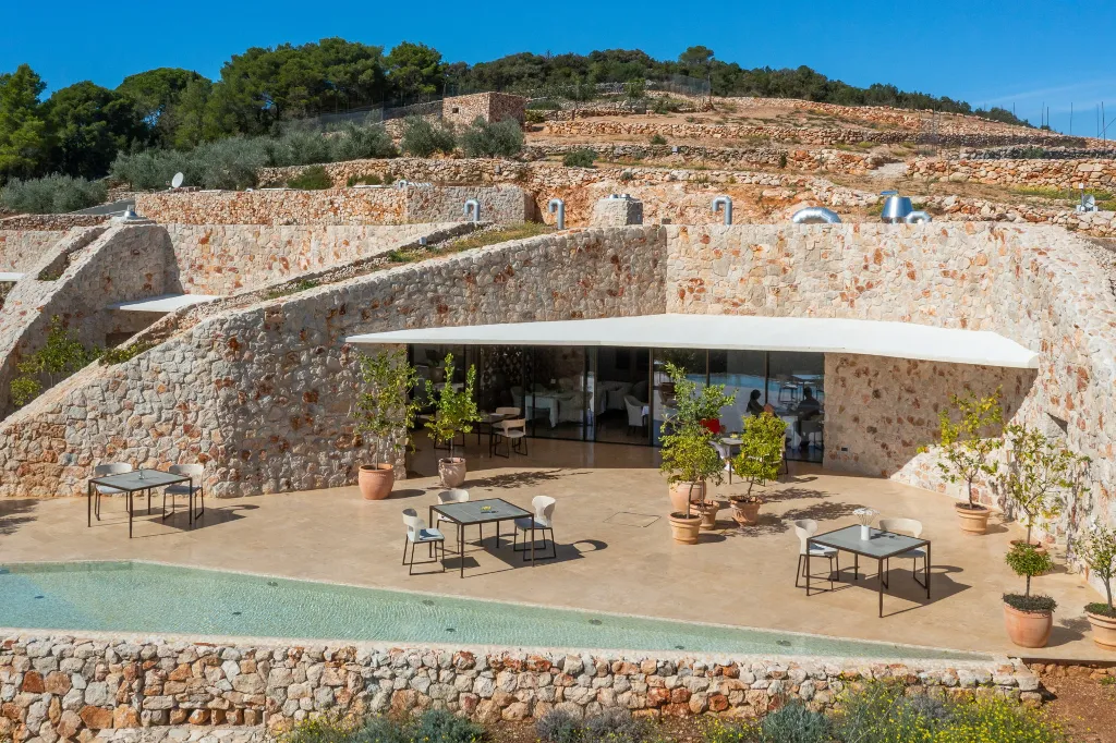 Spacious Seaside Villa with Pool, Dugi Otok
