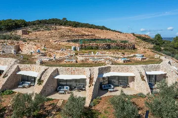 Spacious Seaside Villa with Pool, Dugi Otok