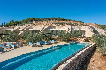 Spacious Seaside Villa with Pool, Dugi Otok