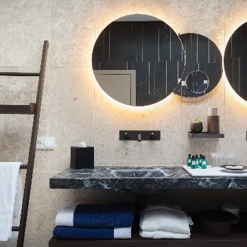 Spacious Seaside Villa with Pool, Dugi Otok