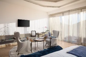 Spacious Seaside Villa with Pool, Dugi Otok