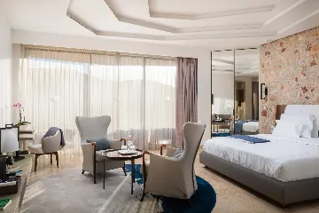 Spacious Seaside Villa with Pool, Dugi Otok