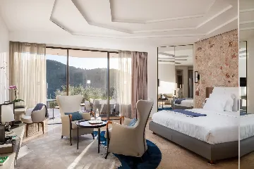 Spacious Seaside Villa with Pool, Dugi Otok