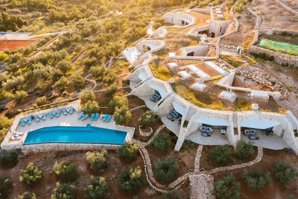 Spacious Seaside Villa with Pool, Dugi Otok