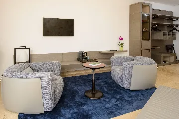 Spacious Seaside Villa with Pool, Dugi Otok