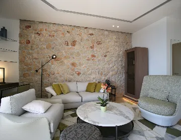 Spacious Seaside Villa with Pool, Dugi Otok