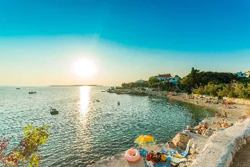 Seaside Family Villa with Heated Pool in Mandre