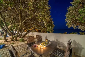 Seaside Family Villa with Heated Pool in Mandre