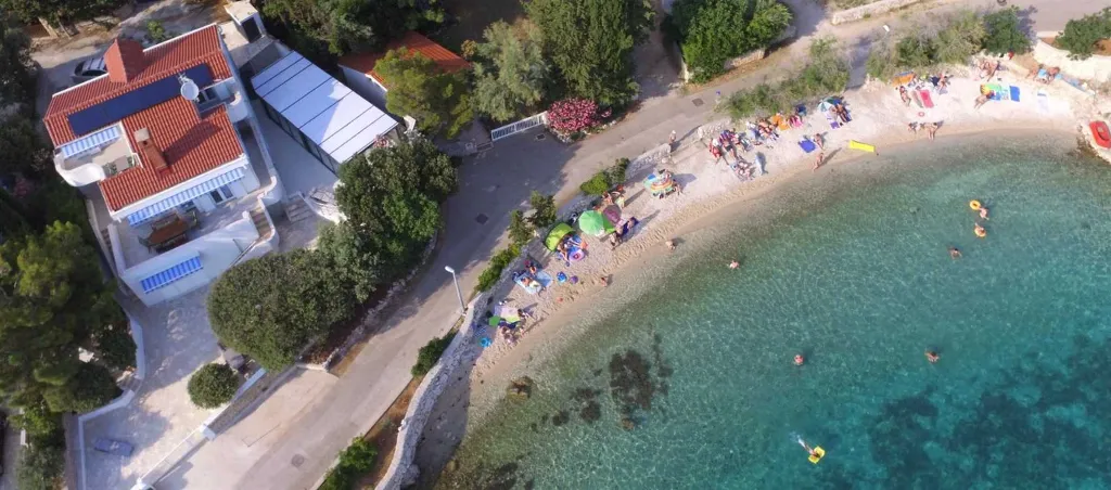 Seaside Family Villa with Heated Pool in Mandre