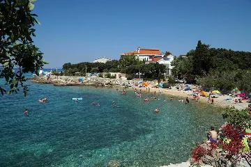 Seaside Family Villa with Heated Pool in Mandre