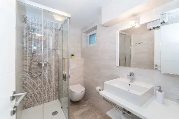 Seaside Family Villa with Heated Pool in Mandre