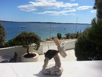 Seaside Family Villa with Heated Pool in Mandre