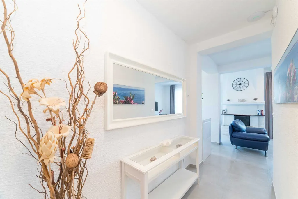 Seaside Family Villa with Heated Pool in Mandre