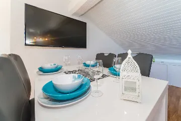 Seaside Family Villa with Heated Pool in Mandre