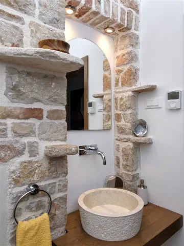 Modern Villa Retreat with Infinity Pool in Jelsa