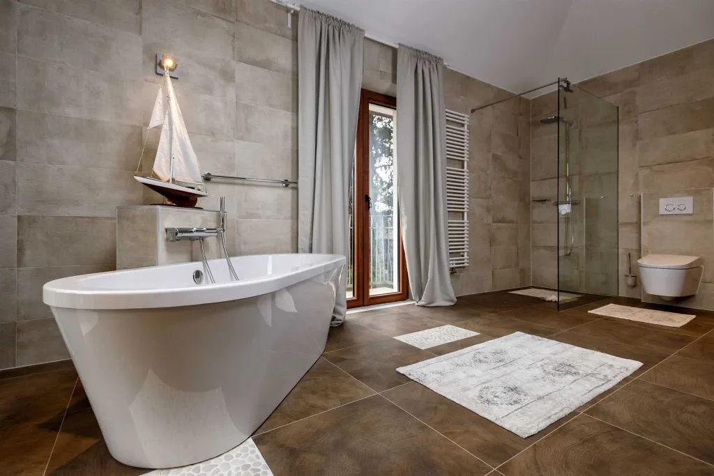 Modern Villa Retreat with Infinity Pool in Jelsa