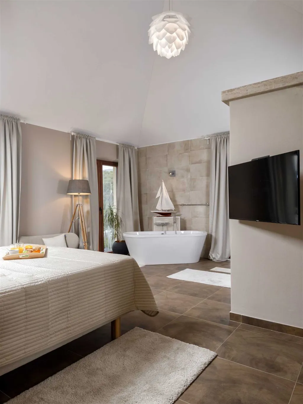 Modern Villa Retreat with Infinity Pool in Jelsa