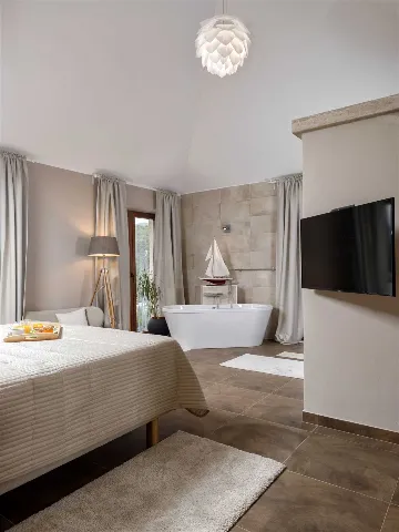 Modern Villa Retreat with Infinity Pool in Jelsa