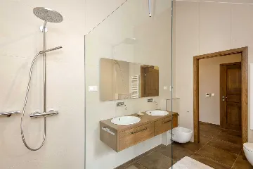 Modern Villa Retreat with Infinity Pool in Jelsa