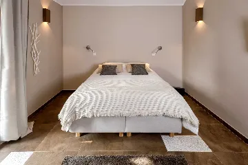 Modern Villa Retreat with Infinity Pool in Jelsa