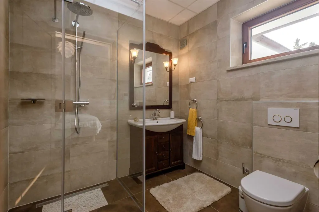 Modern Villa Retreat with Infinity Pool in Jelsa