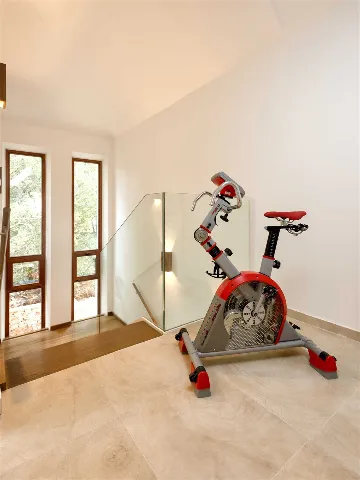 Modern Villa Retreat with Infinity Pool in Jelsa