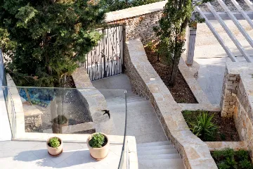 Modern Villa Retreat with Infinity Pool in Jelsa