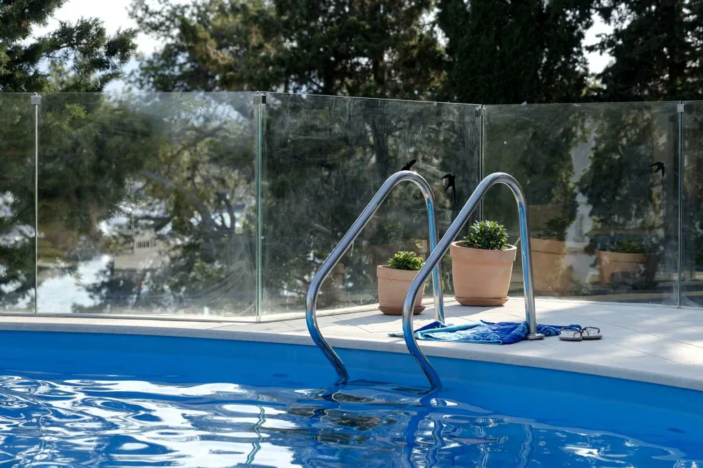 Modern Villa Retreat with Infinity Pool in Jelsa