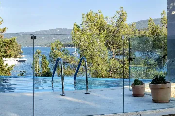 Modern Villa Retreat with Infinity Pool in Jelsa